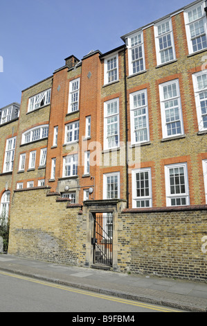 Scheda vecchia scuola convertito in smart appartamenti Holloway Islington Londra Inghilterra REGNO UNITO Foto Stock