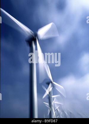 Le turbine eoliche contro sky Foto Stock