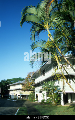 Case Weatherboarded a Gamboa Rainforest Resort, sito della ex sede del Canale di Panama amministrazione, Panama Foto Stock