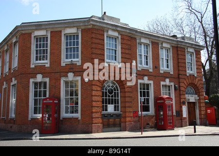 Blackheath Londra Inghilterra vittoriana di post office red telefoniche tradizionali cabine di scatola Foto Stock