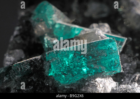 Emerald, cristalli nella roccia Foto Stock