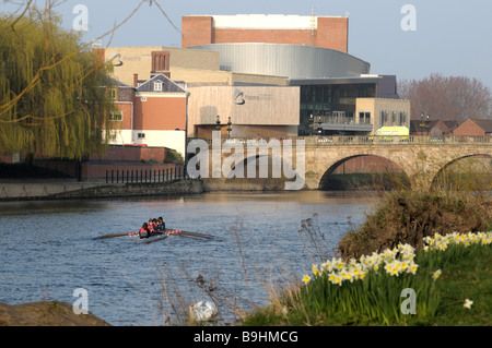 Theatre Severn e Ponte di gallese in primavera Shrewsbury Shropshire Foto Stock