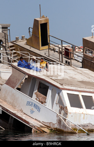 L'Harbor Boat cantiere di riparazione e il mercato del pesce di Hurghada sul Mar Rosso in Egitto Foto Stock