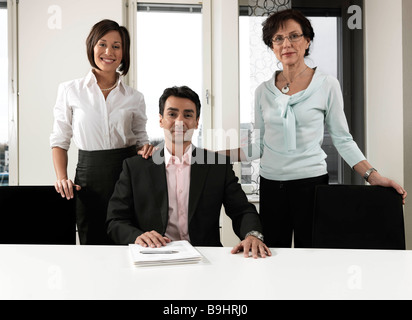 Colleghi di lavoro, ritratto di gruppo Foto Stock