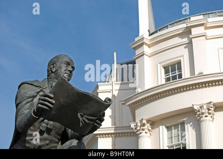 Dettaglio di jonathan wylder della statua di sir Robert grosvenor, primo marchese di Westminster, Belgrave Square, Londra, Inghilterra Foto Stock