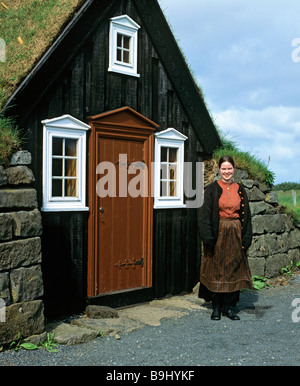 Donna che indossa il costume tradizionale, Árbaer open-air museum, Reykjavík, Islanda Foto Stock