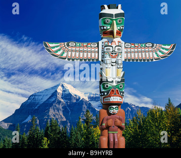 Totem, composizione del lato sud del Monte Robson, montagne rocciose, British Columbia, Canada Foto Stock