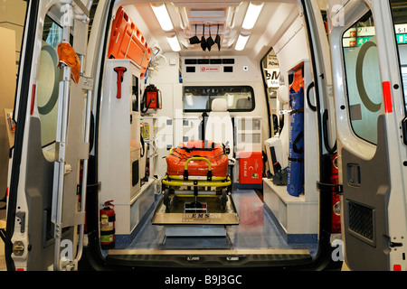 Vista interna di una moderna ambulanza, Medica 2008, in tutto il mondo medico più grande fiera, Duesseldorf, nella Renania settentrionale-Vestfalia, Ge Foto Stock
