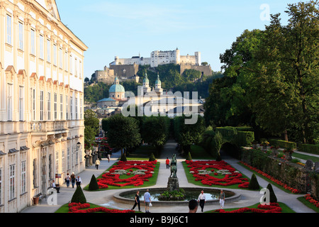 Il Palazzo Mirabell e i Giardini Mirabell con Pegasus fontana, Cattedrale, Festung Hohensalzburg, la Fortezza di Hohensalzburg di Salisburgo, Foto Stock