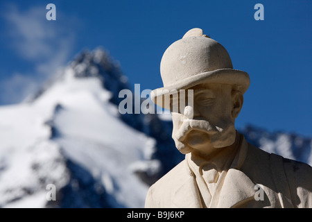 Monumento a Kaiser Franz Joseph a Kaiser-Franz-Josefs-Hoehe nella parte anteriore del Monte Grossglockner, Grossglockner Strada alpina Foto Stock