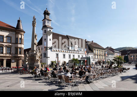 La piazza principale con il Municipio e la Colonna della Peste, Leoben, Stiria, Austria, Europa Foto Stock