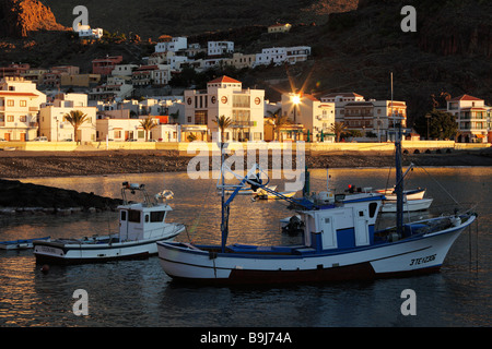 Nel porto di pesca al mattino, Playa de Santiago, La Gomera, Canarie, Isole Canarie, Spagna, Europa Foto Stock