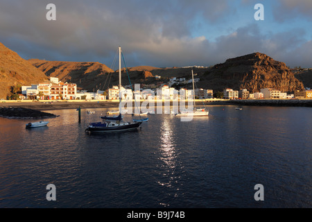 Nel porto di mattina, Playa de Santiago, La Gomera, Canarie, Isole Canarie, Spagna, Europa Foto Stock