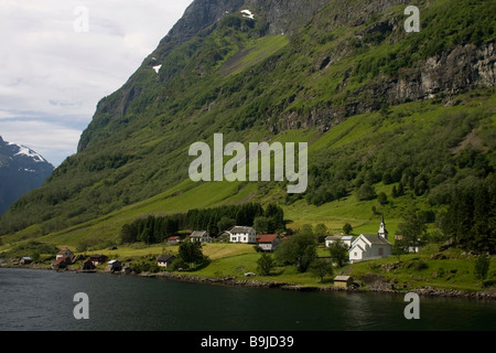Villaggio di Dyrdal in Naeroyfjord, Sogn og Fjordane, Norvegia, Scandinavia, Europa Foto Stock