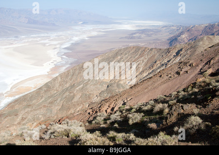 Parco Nazionale della Valle della Morte, "ante vista dell' guardando verso il basso sulla quota inferiore a nord del continente americano Foto Stock