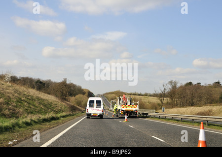 Lavori di chiusure di corsia sulla A41 nel Hertfordshire, Regno Unito Foto Stock