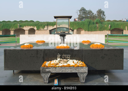 Raj Ghat o Gandhi Memorial Samadhi sito di Gandhi s cremazione Delhi India Foto Stock