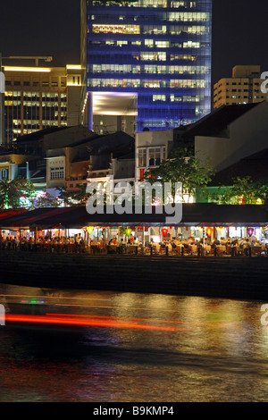 Club e ristoranti in Boat Quay district, Singapore Foto Stock