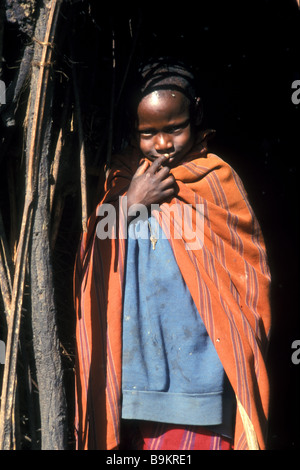 Giovane ragazzo maasai Ngorongoro Conservation Area tanzania Foto Stock