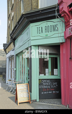 Le sale da tè in Stoke Newington Church Street Hackney Londra Inghilterra REGNO UNITO Foto Stock
