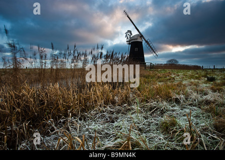 Mulino Muttons in Norfolk in un freddo gelido mattina Foto Stock