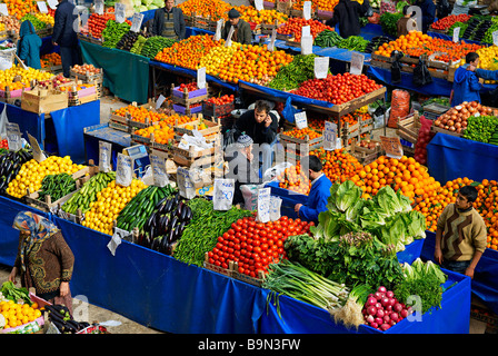 Turchia, Anatolia centrale, Konya, verdure e il mercato della frutta Foto Stock