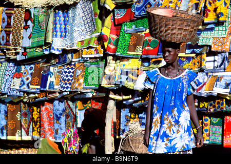 Mali, Mopti regione, Djenne, classificato come patrimonio mondiale dall' UNESCO, lunedì mercato Foto Stock
