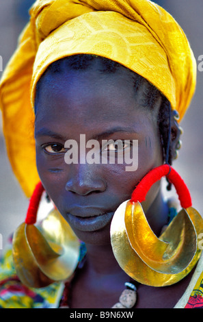Mali, Mopti Regione, Djenne, Senossa village, Fula donna, tradizionali gioielli in oro Foto Stock