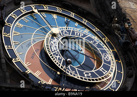 L'orologio astronomico sul municipio della città vecchia , Praga, Repubblica Ceca Foto Stock