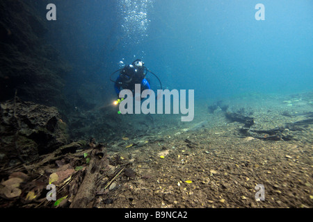 Scuba Diver underwater Prata fiume Bonito Mato Grosso do Sul in Brasile Foto Stock