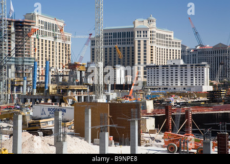 Gru edili sulla Strip di Las Vegas in Nevada USA Foto Stock