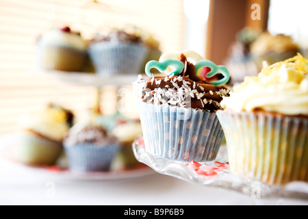 Fairy torte su cavalletti di torta Foto Stock