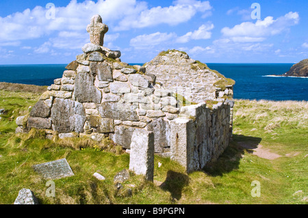 Rovine di St Helen Oratorio della cappella vicino a Cape Cornwall sul Cornish Coast Inghilterra Occidentale Foto Stock