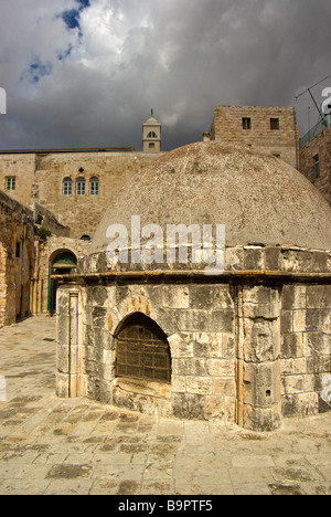 Chiesa Ortodossa Etiope cortile sopra la chiesa del Santo Sepolcro in Gerusalemme vecchia Foto Stock