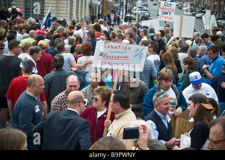Anti protesta fiscale tea party Harrisburg PA , dimostratore, folla gruppo Foto Stock
