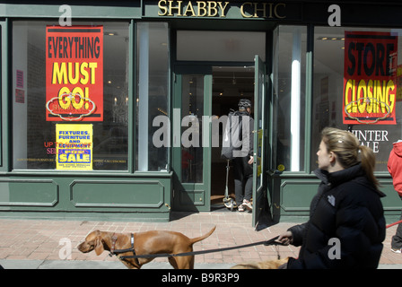 Agli acquirenti di passare presto a chiudere Shabby Chic store nella Upper West Side di New York Foto Stock