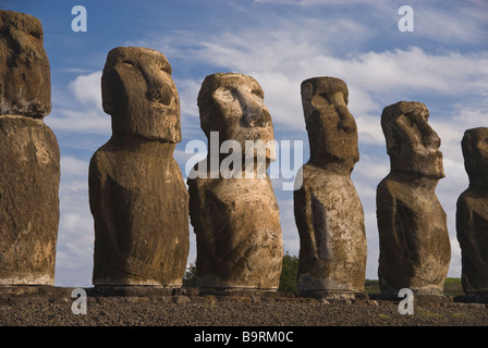 Elk198 5374 Cile Isola di Pasqua Ahu Tongariki moai statue Foto Stock