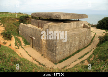 Il tedesco compreso e posto di osservazione a Longues-sur-Mer batteria, situato a ovest di Arromanches-les-Bains in Normandia. Foto Stock