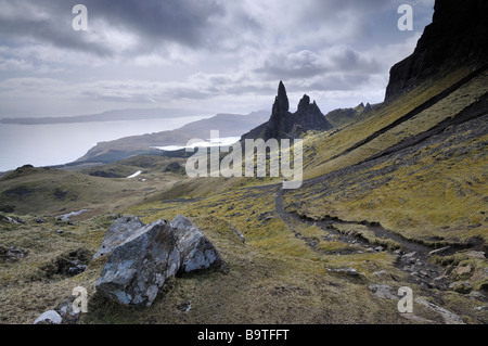 Il vecchio uomo di Storr sull'Isola di Skye in Scozia UK Foto Stock