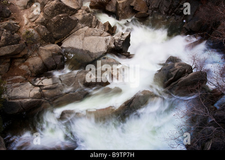 La cascata nel Parco Nazionale di Yosemite (Cascata Creek, California, Stati Uniti d'America Foto Stock