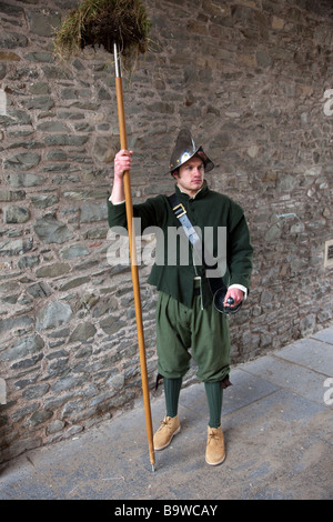 Hot Trod in Costume Performers; la ricerca legale storica di Hawick Border Reivers attraverso il confine inglese-scozzese per recuperare i beni rubati. Foto Stock