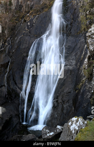 Aber Falls, Nr Abergwyngregyn, Snowdonia, il Galles del Nord Foto Stock