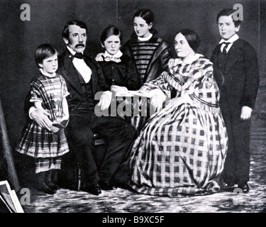 DAVID LIVINGSTONE con sua moglie e i suoi due figli nel 1857 Foto Stock