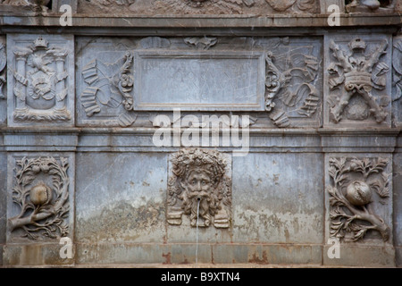 Pilar de Carlos V Fontana al Alhambra di Granada Spagna Foto Stock