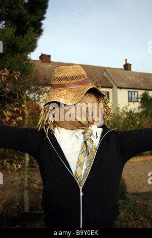 Lo Spaventapasseri entro la RHS Garden a HYDE HALL ESSEX Foto Stock