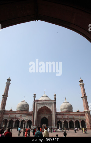 Il cortile interno della Jama Masjid moschea di Vecchia Delhi, India Foto Stock