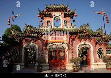 Cancello per la Fujian chinese Assembly Hall Hoi Quan Phuc Kien in Hoi An Vietnam Foto Stock