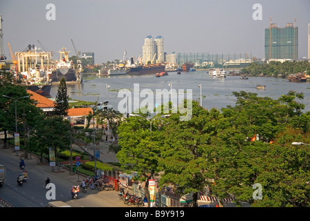 Attività sul fiume Saigon in Ho Chi Minh City Vietnam Foto Stock