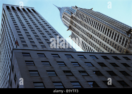 Stati Uniti, New York City, Manhattan, Chrysler Building e a basso angolo di visione Foto Stock