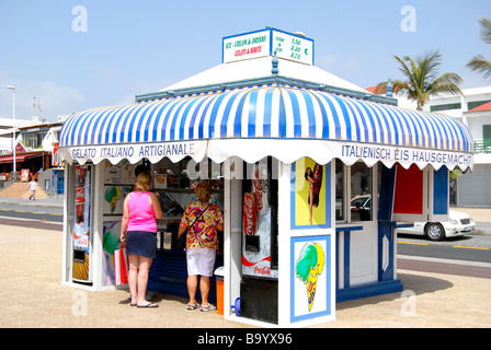 Il gelato in stallo sul lungomare di Puerto del Carmen, Lanzarote, Isole Canarie, Spagna Foto Stock